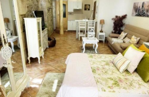 Baiona Old Town Apartment | Holibai, Peperete, Luminoso Estudio Centro Baiona