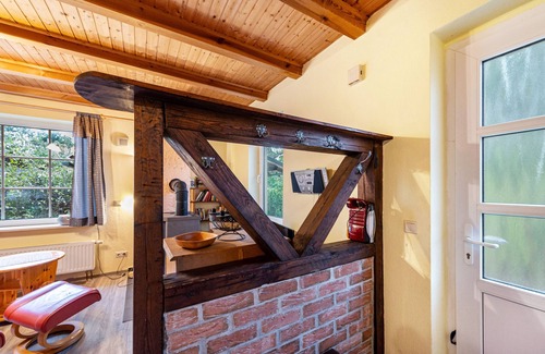 Feldberger Seenlandschaft House | Holiday Home 'Ferienhaus Mine Hüsung' with Private Terrace, Shared Garden and Wi-Fi