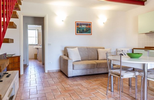 Pian di Rocca House | Holiday Home 'Casa Attila ' with Shared Garden, Wi-Fi and Air Conditioning