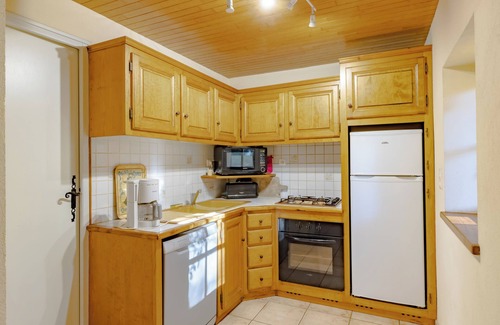 Prats-de-Carlux House | Holiday Home 'Le Grand Pech' with Shared Pool, Private Terrace and Wi-Fi