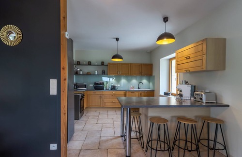 Saint-Crepin-et-Carlucet House | Holiday Home 'Maison Louise' with Private Terrace, Private Garden and Wi-Fi