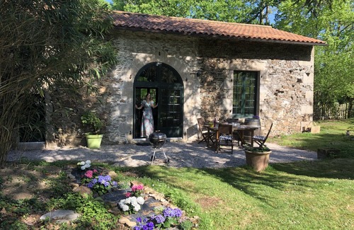 Saint-Hilaire-de-Loulay Cottage | Holidayhouse on the estate of Chateau de la Preuille