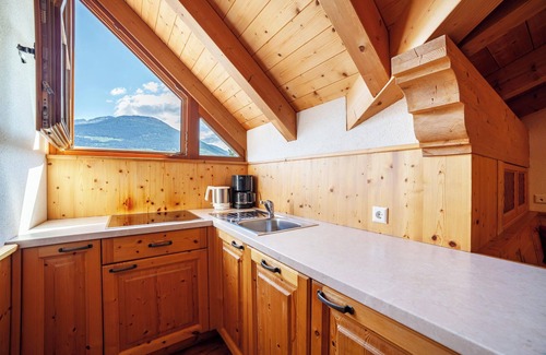 Montechiaro Apartment | Holiday Apartment "Hof am Schloss Zirm" with Mountain View and Wi-Fi