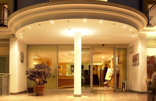 Roseto degli Abruzzi Apartment | Holiday apartment with pool and air conditioning