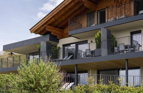 Avelengo Apartment | Holiday Apartment "Enzian Beim Lackl"