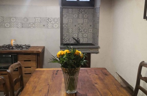Madonna del Sasso Apartment | Holiday apartment in a sunny location