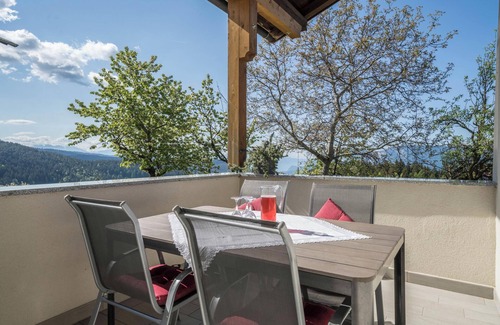 Verano Apartment | Holiday Apartement "Rotsteinhof Morgentau" with Balcony & Wi-Fi