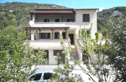 Supetarska Draga Apartment | Holiday apartment with terrace