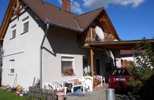 Balatonkeresztur Apartment | Holiday apartment with balcony and table tennis