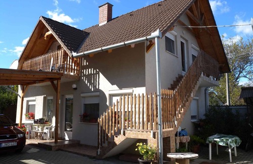 Balatonkeresztur Apartment | Holiday apartment with balcony and table tennis