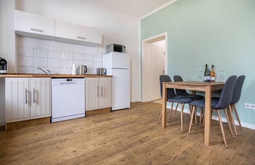 Muritz Apartment | Holiday Apartment "Müritzsee" with Private Terrace & Wi-Fi