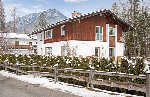 Bischofswiesen Apartment | Holiday Apartment "Haus Marianne 2" with Mountain View