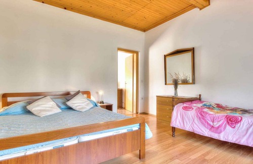 Zambratija Apartment | Holiday apartment with air conditioning and wi-fi