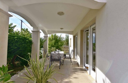 Zambratija Apartment | Holiday apartment with air conditioning and terrace