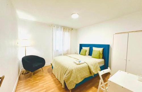 Stains Apartment | Holiday Apartment 03