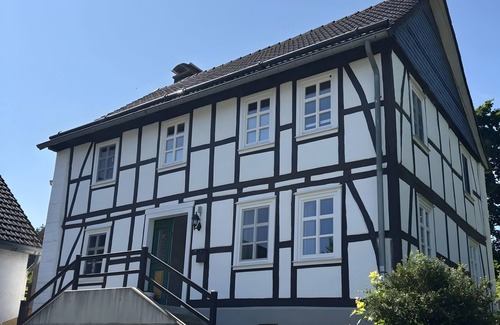 Ottlar Apartment | Holiday Apartment '1' with Shared Terrace, Shared Garden and Wi-Fi