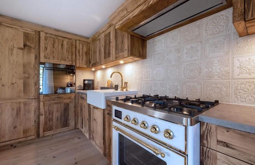 Adelboden Ski Chalet | Holiday apartment Adelboden for 1 - 5 persons with 2 bedrooms - Chalet