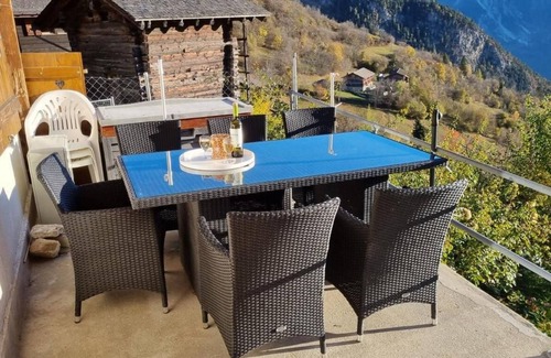 Albinen Apartment | Holiday apartment Albinen for 4 - 6 persons with 3 bedrooms - Holiday apartment