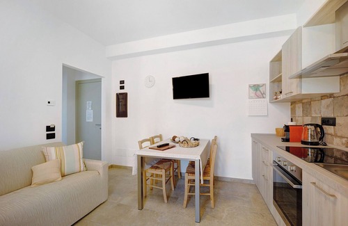 Andora Apartment | Holiday Apartment "Antichi Ricordi - Il Pollaio" with Private Terrace, Shared Pool & Wi-Fi