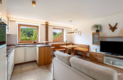 Collalbo Apartment | Holiday Apartment 'Aschnerhof Auf'm Egg' with Mountain View, Private Terrace and Wi-Fi