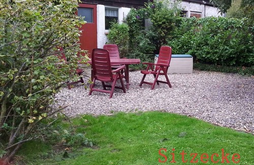 Gingst Apartment | Holiday apartment at the edge of the forest with barbecue terrace