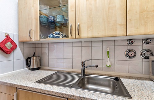 Schonach im Schwarzwald Apartment | Holiday Apartment 'Auszeit' with Mountain View, Private Terrace and Wi-Fi
