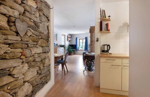 Silandro Apartment | Holiday Apartment 'Bachguthof' with Mountain View, Shared Garden & Balcony