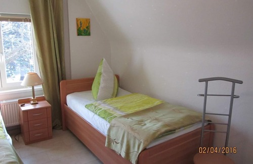 Lichtenrade Apartment | Holiday apartment Berlin for 1 - 4 persons with 2 bedrooms - Holiday apartment in one or multi-famil
