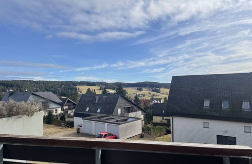 Schoenwald Apartment | Holiday Apartment "Black Forest Home" with Balcony & Wi-Fi
