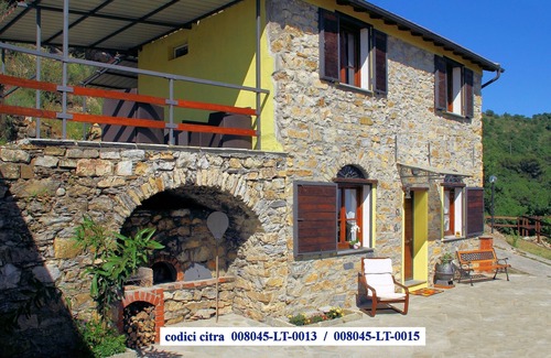 Pontedassio House | Holiday Apartment - Casa Ginepro