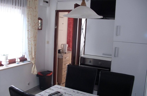 Zavalatica Apartment | Holiday apartment Cara for 1 - 4 persons with 2 bedrooms - Row house