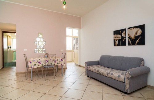 Monte Po-Nesima-San Leone-Rapisardi Apartment | Holiday Apartment "Casa Cairoli" with Balcony & A/C