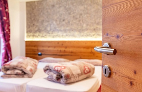 Canazei Apartment | Holiday Apartment "Cesa San Florian Apartment 2" with Mountain View & Wi-Fi