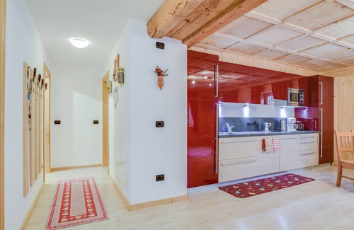 Canazei Apartment | Holiday Apartment "Cesa San Florian Apartment 1" with Mountain View & Wi-Fi