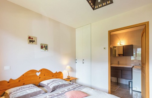 Leschaux Apartment | Holiday Apartment 'Cocon 4 Étoiles À La Montagne' with Mountain View, Shared Garden & Wi-Fi