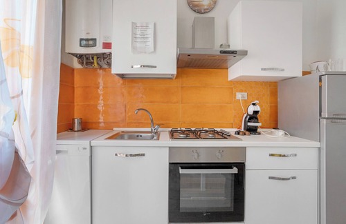 Ex Campo d'Aviazione Apartment | Holiday Apartment 'Coral House Viareggio' with Balcony