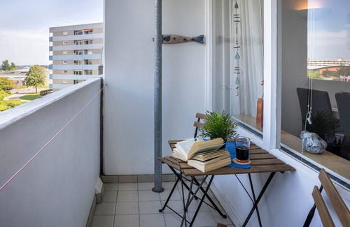 Heiligenhafen Apartment | Holiday Apartment "Ferienpark N3 - 3" with Balcony and Wi-Fi