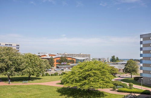 Heiligenhafen Apartment | Holiday Apartment "Ferienpark N3 - 3" with Balcony and Wi-Fi