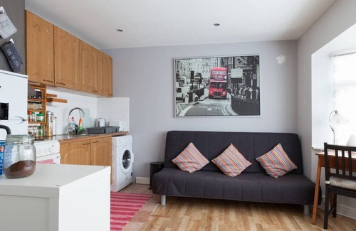 Crumlin Apartment | Holiday apartment Dublin City - free parking.