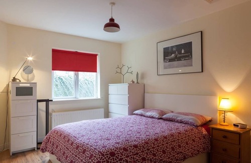 Crumlin Apartment | Holiday apartment Dublin City - free parking.