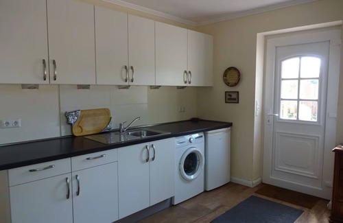 Wennbuttel Apartment | Holiday Apartment 'Felderblick Unten' with Private Terrace, Private Garden and Wi-Fi