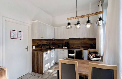 Muritz Apartment | Holiday Apartment 'FeWo E1' with Shared Garden and Wi-Fi