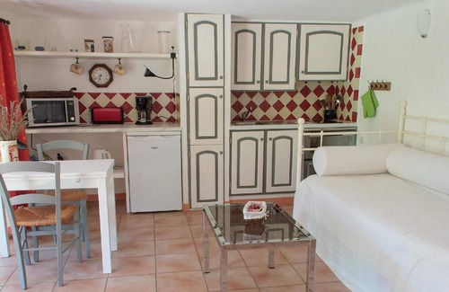 Chateauvert Apartment | Holiday apartment Château Vert for 1 - 3 persons with 1 bedroom - Row house