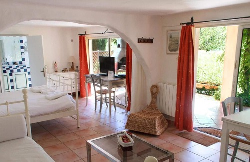 Chateauvert Apartment | Holiday apartment Château Vert for 1 - 3 persons with 1 bedroom - Row house