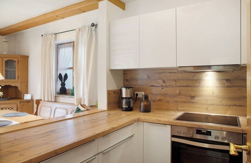 Obergrainau Apartment | Holiday Apartment "Frühholz - Kreuzeck" with Mountain View, Balcony & Wi-Fi