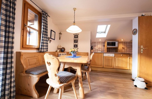 Obergrainau Apartment | Holiday apartment "Gipfelstürmer" in Grainau with unforgettable view of Germany'