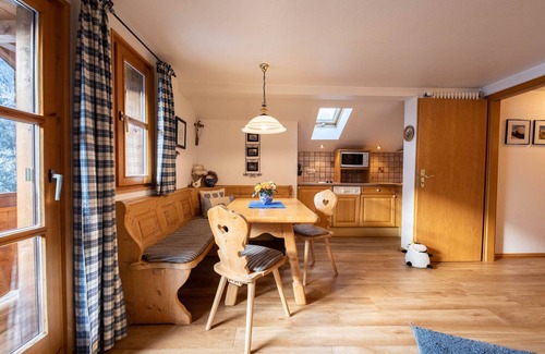 Obergrainau Apartment | Holiday apartment "Gipfelstürmer" in Grainau with unforgettable view of Germany'