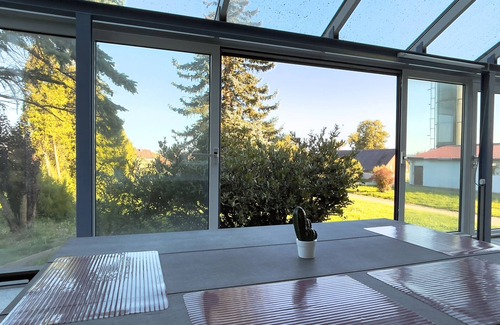 Rockingen Apartment | Holiday Apartment 'Hesselberg-Oase Ferienhof Hüttner' with Mountain View, Private Terrace and Wi-Fi