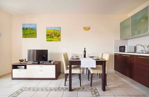 Soline Apartment | Holiday apartment with a balcony and sea view