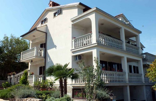 Tribulje Apartment | Holiday apartment with 15 sqm balcony and sea view